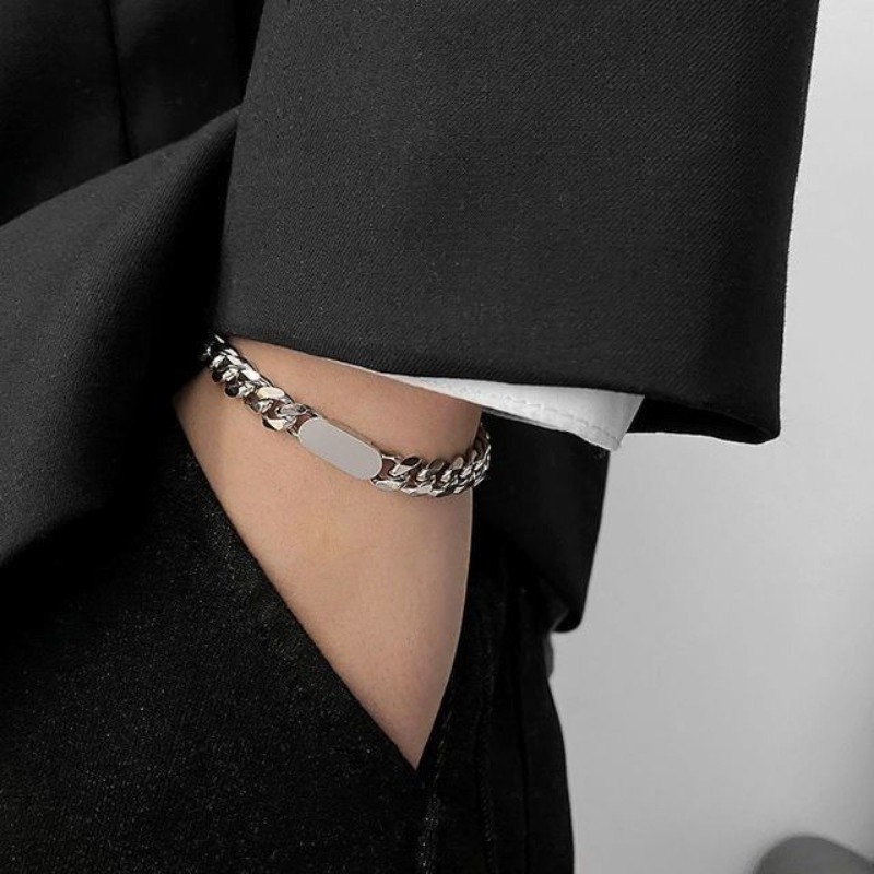 Men Accessories Look - 프리미엄 스타일 남성 패션 팔찌, 세련되고