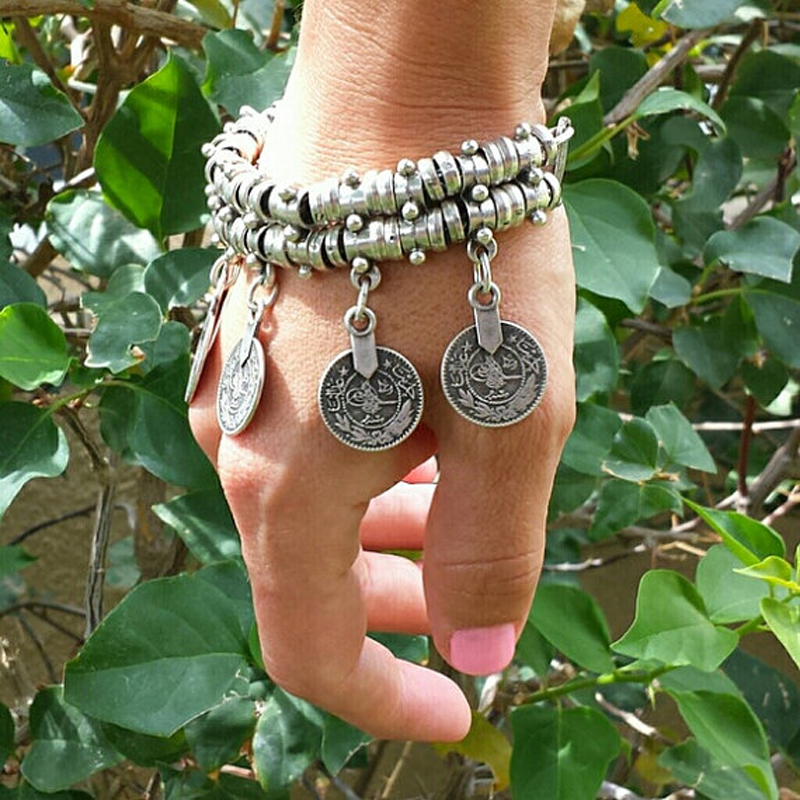 여성을위한 빈티지 동전 Tassle 매력 팔찌 남성 집 - Men Accessories India 리뷰 및 가격